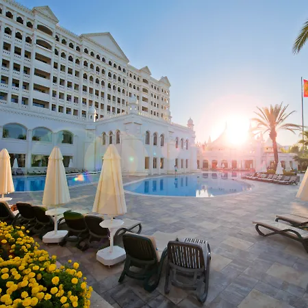 Kamelya Fulya & Aqua Colakli